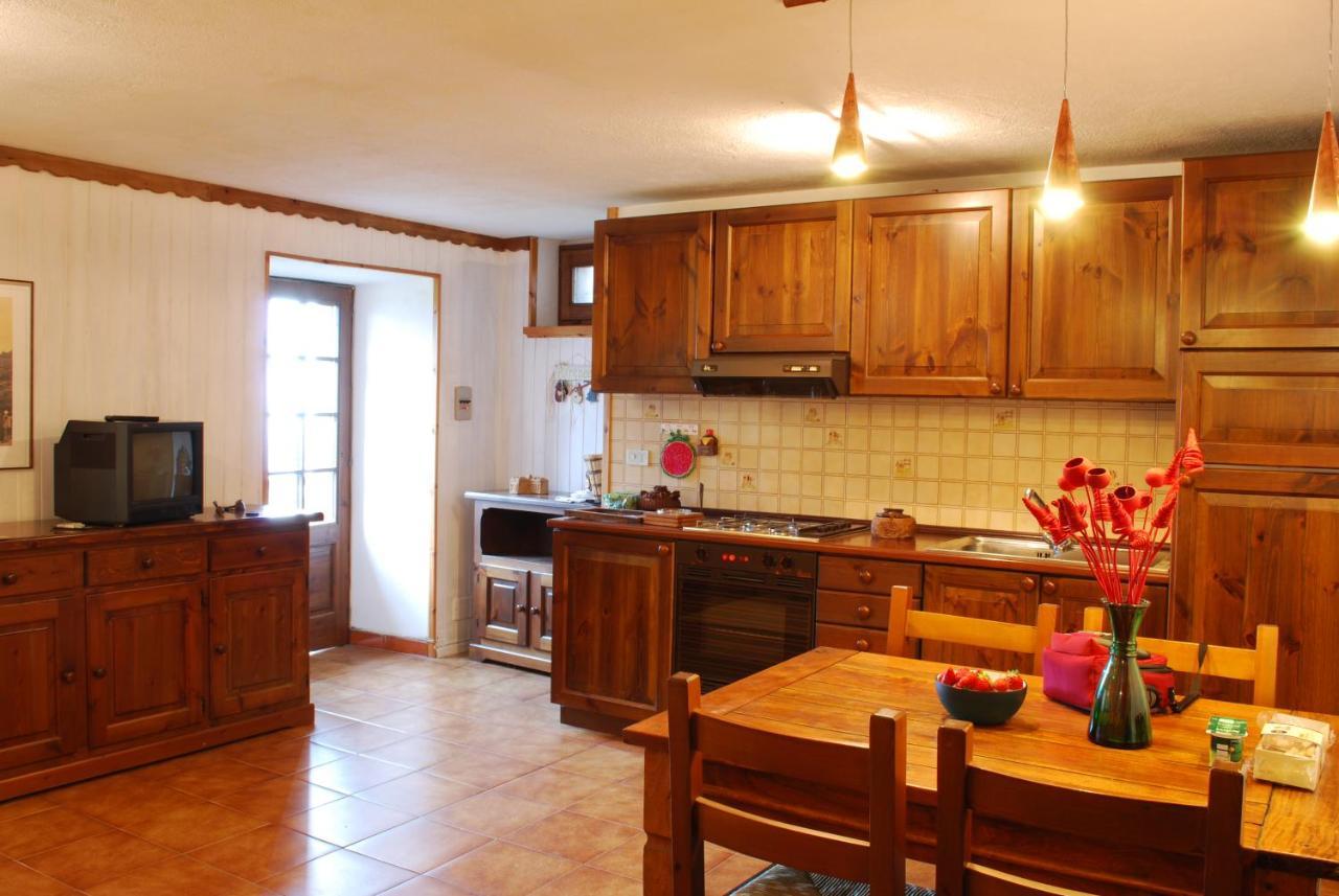 La Casa Di Martina Leilighet Saint-Vincent Eksteriør bilde